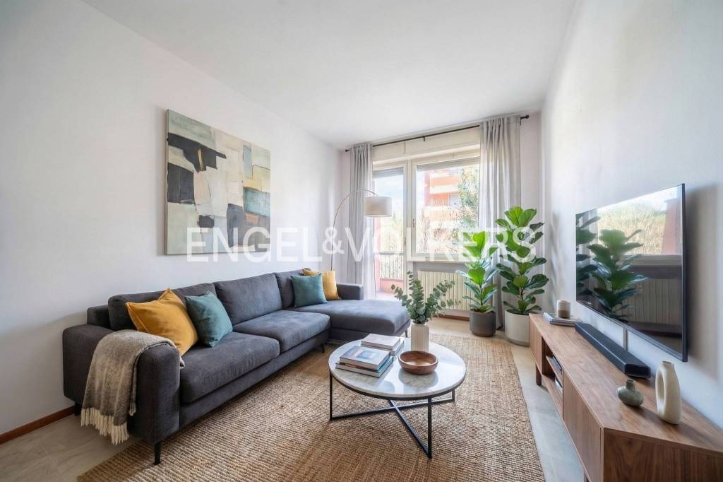 appartamento in vendita a Milano in zona Famagosta