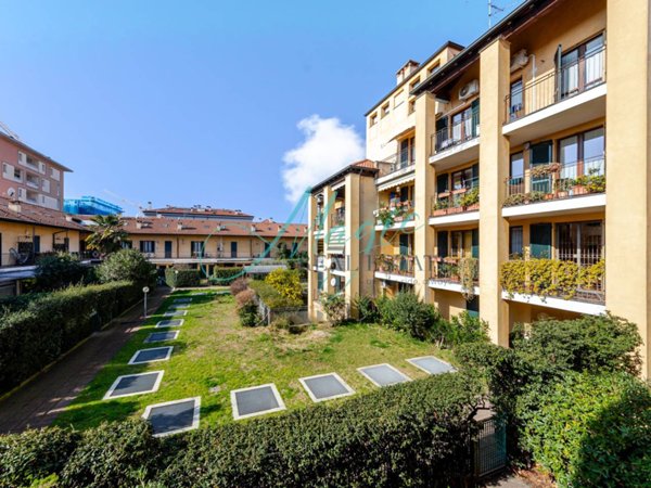 appartamento in vendita a Milano in zona Segnano