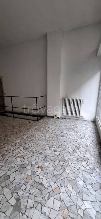 negozio in vendita a Milano in zona Corvetto