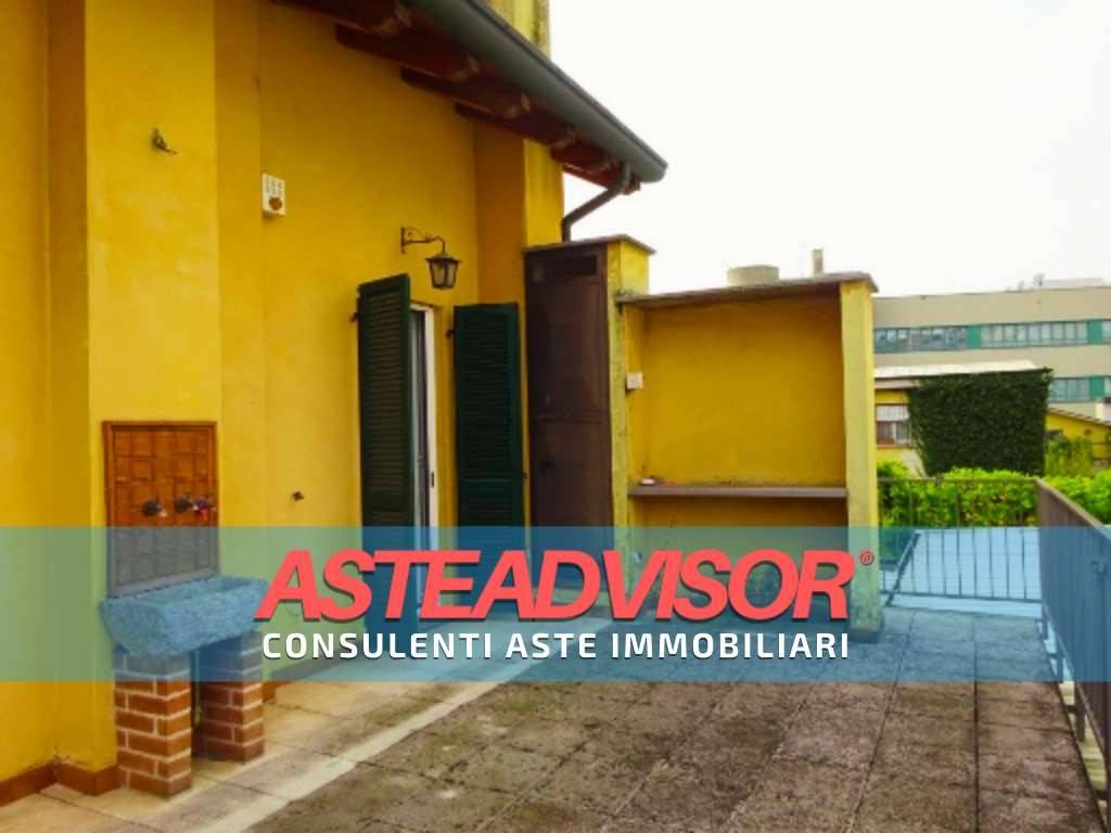 appartamento in vendita a Milano in zona Barona