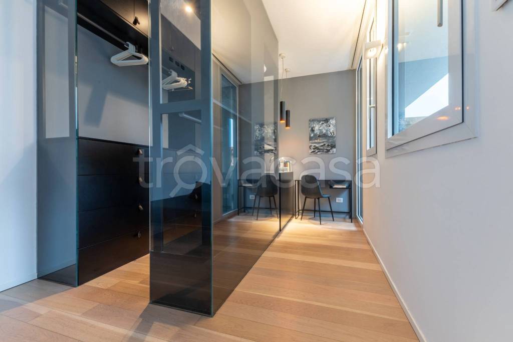 appartamento in vendita a Milano in zona Piazzale Lodi