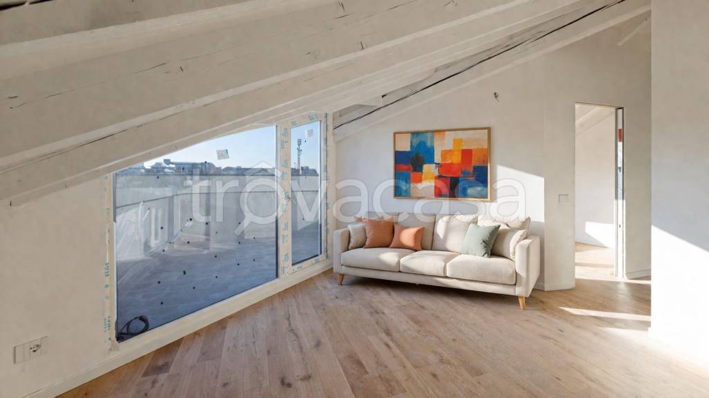 appartamento in vendita a Milano in zona Isola