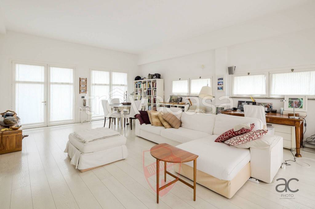 appartamento in vendita a Milano in zona Solari