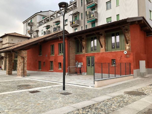 negozio in vendita a Milano in zona Bicocca