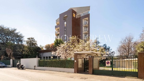 appartamento in vendita a Milano in zona Greco