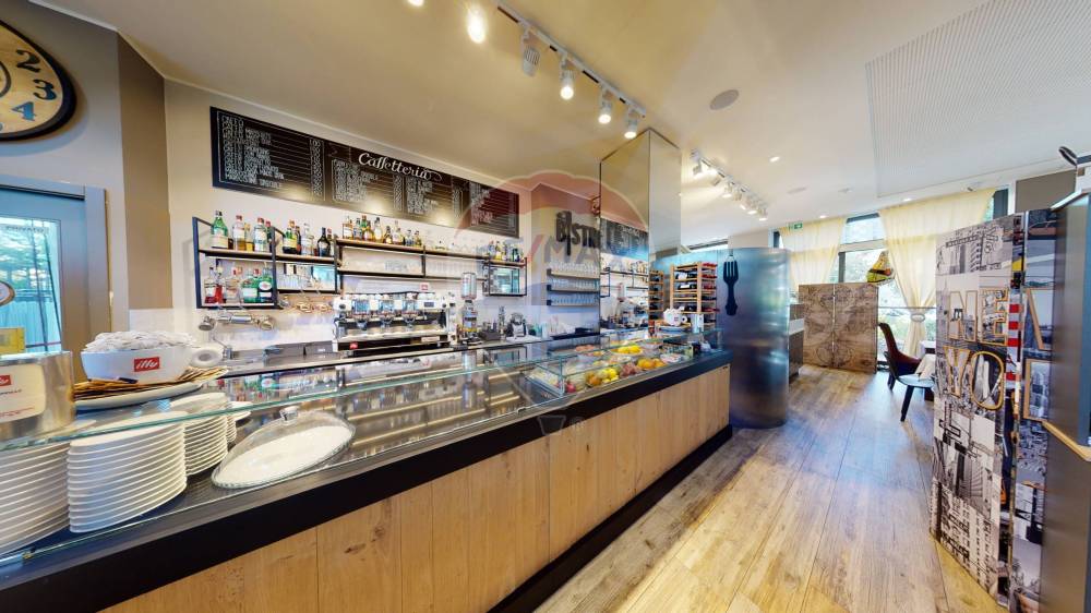 negozio in vendita a Milano in zona Gallaratese