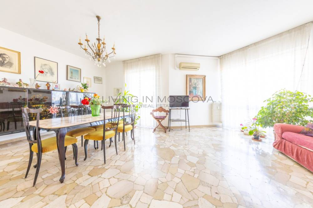 appartamento in vendita a Milano in zona Lorenteggio