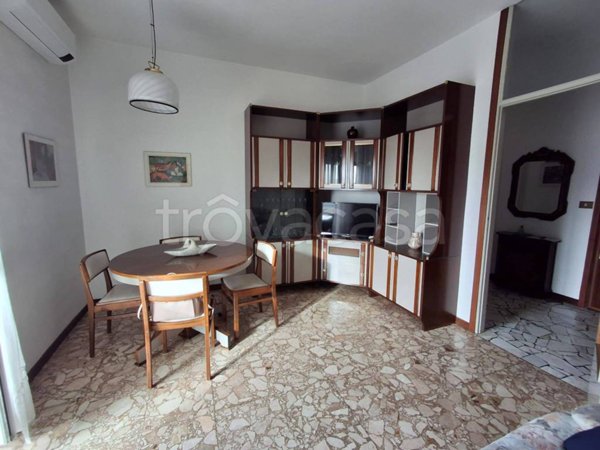 appartamento in vendita a Milano in zona Famagosta