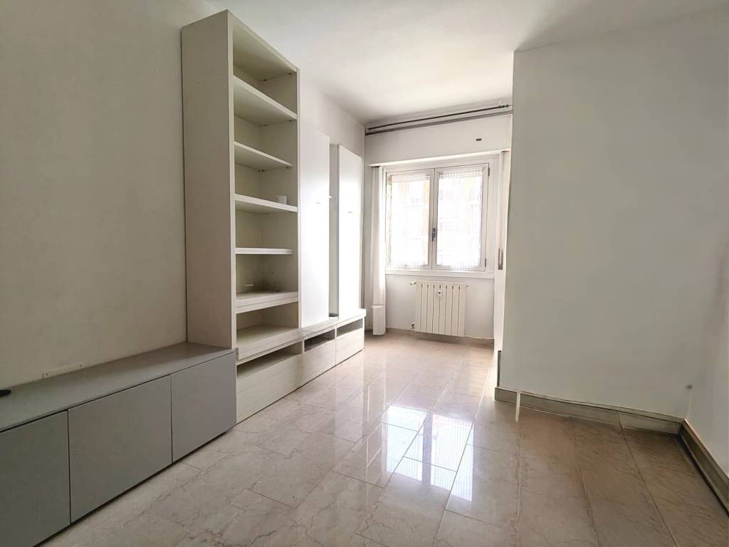 appartamento in vendita a Milano in zona Baggio