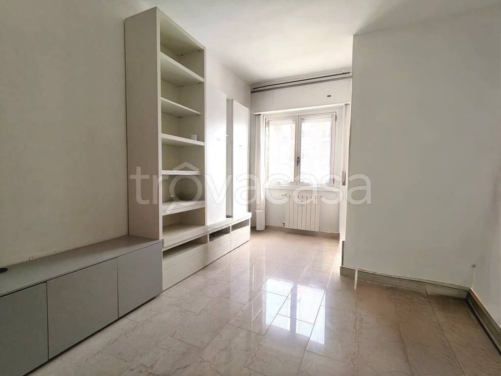 appartamento in vendita a Milano in zona Baggio