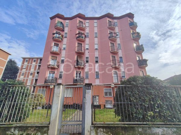 appartamento in vendita a Milano in zona Baggio