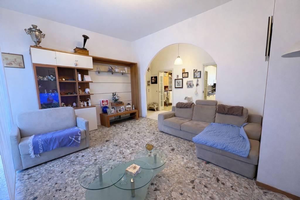 appartamento in vendita a Milano in zona Lorenteggio