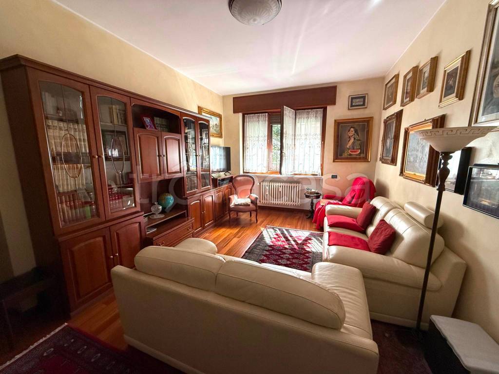 appartamento in vendita a Milano in zona Vigentino