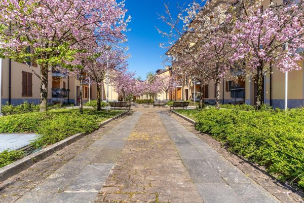 appartamento in vendita a Milano in zona Porta Genova