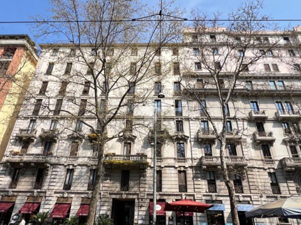 appartamento in vendita a Milano in zona Sempione