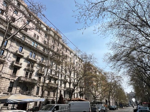 appartamento in vendita a Milano in zona Sempione