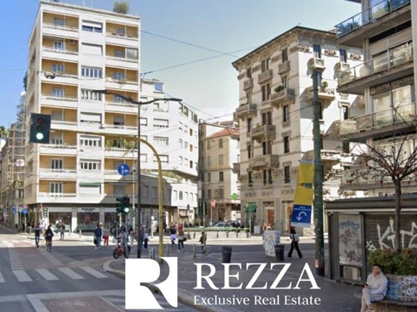 intera palazzina in vendita a Milano in zona Centro Direzionale