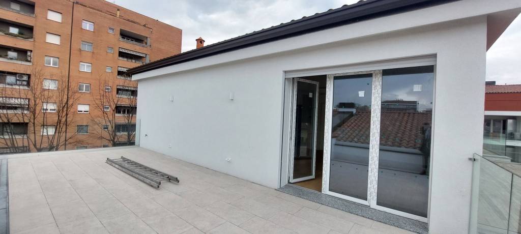 appartamento in vendita a Milano in zona Adriano