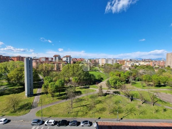 appartamento in vendita a Milano in zona Baggio