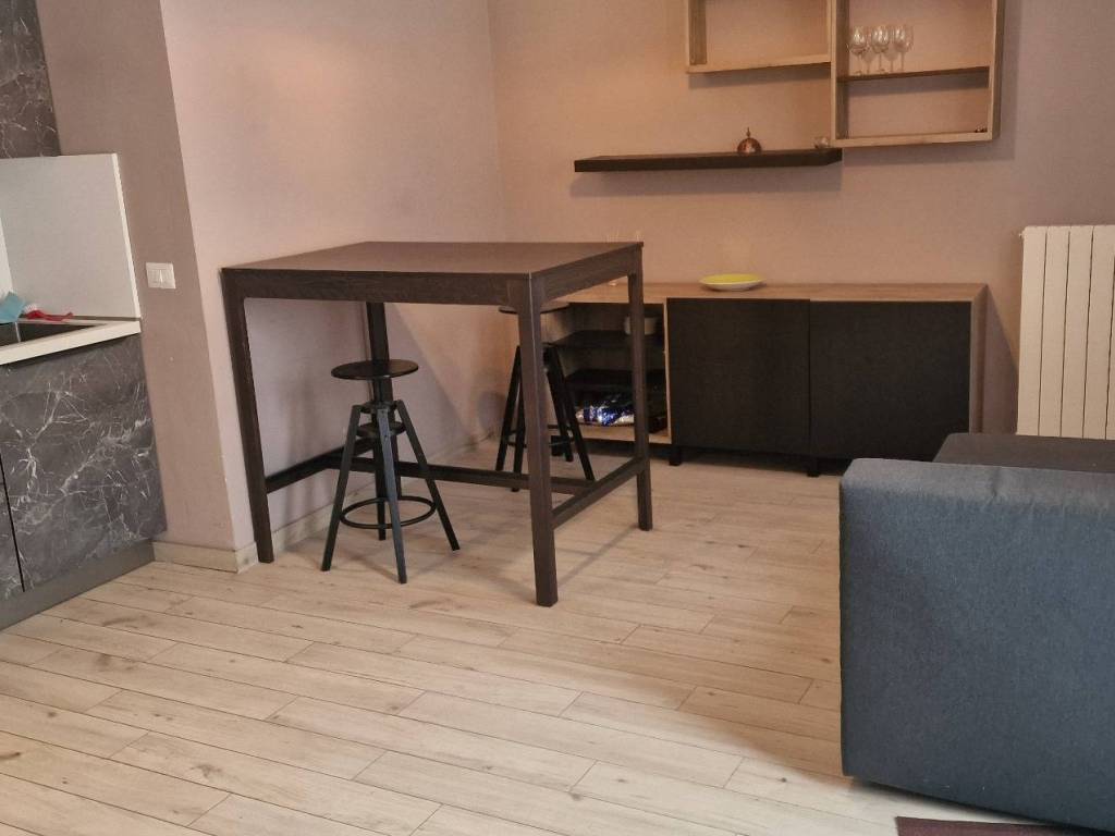 appartamento in vendita a Milano in zona Lorenteggio