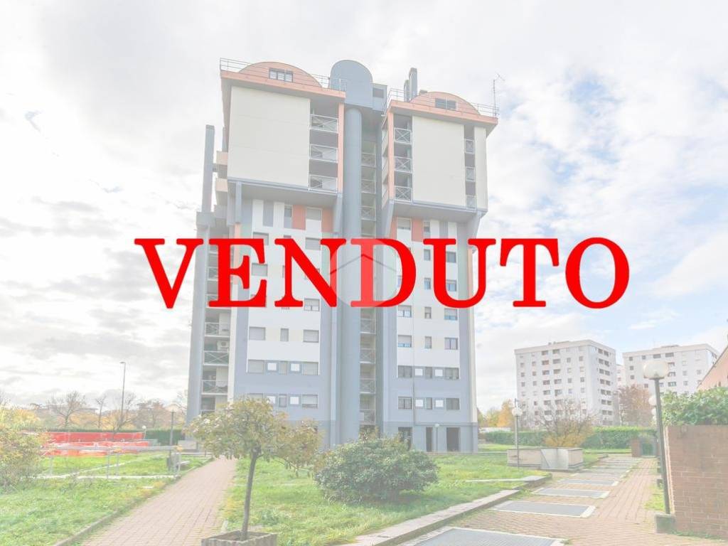 appartamento in vendita a Milano in zona Lorenteggio