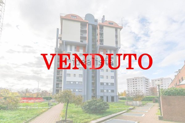 appartamento in vendita a Milano in zona Lorenteggio