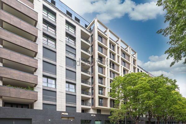 appartamento in vendita a Milano in zona Sempione