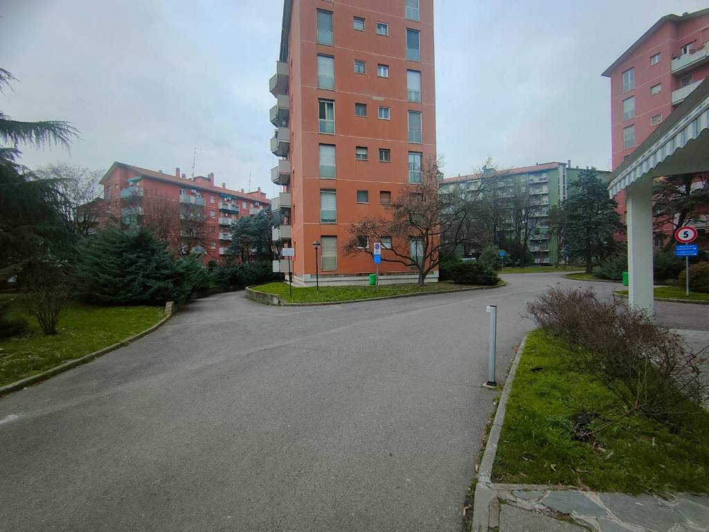 appartamento in vendita a Milano in zona Forlanini
