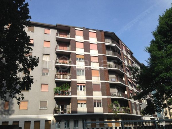 appartamento in vendita a Milano in zona Piazzale Lodi