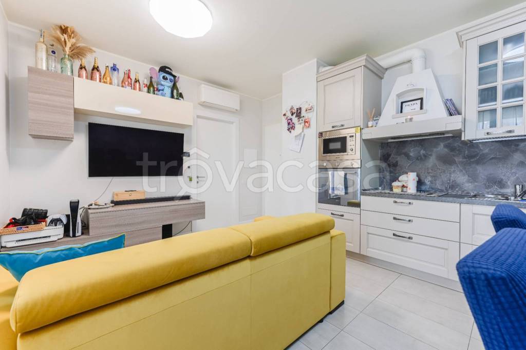 appartamento in vendita a Milano in zona Rogoredo