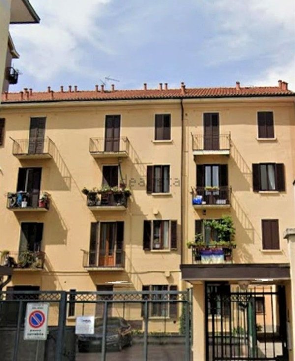 appartamento in vendita a Milano in zona Lorenteggio