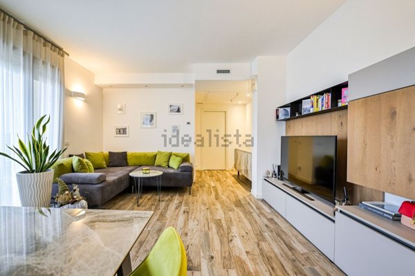 appartamento in vendita a Milano in zona Baggio