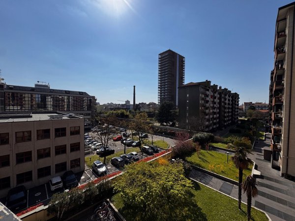 appartamento in vendita a Milano in zona Dergano