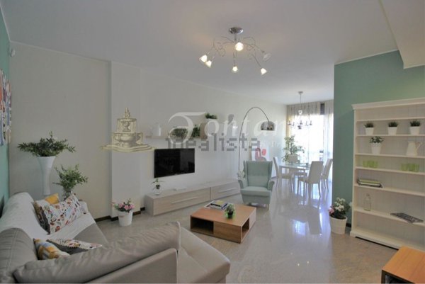 appartamento in vendita a Milano in zona Sempione