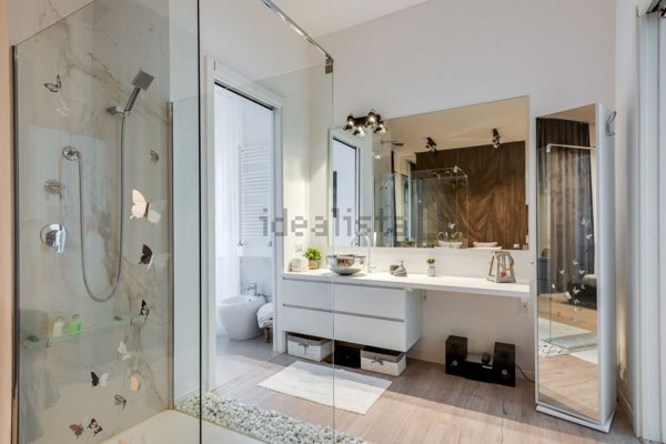 appartamento in vendita a Milano in zona Isola