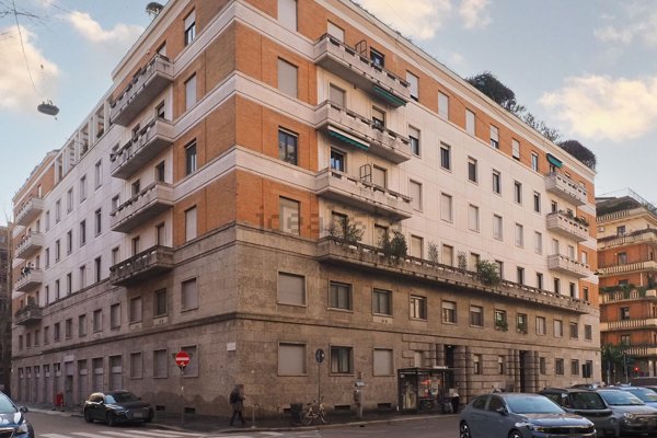 appartamento in vendita a Milano in zona Porta Nuova