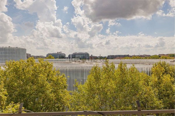 appartamento in vendita a Milano in zona Bocconi