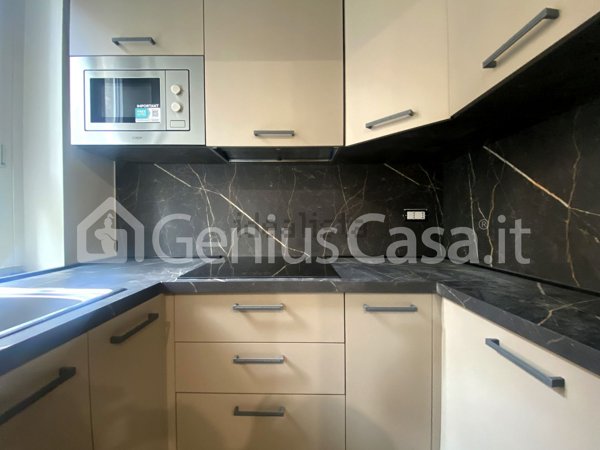 appartamento in vendita a Milano in zona Dergano