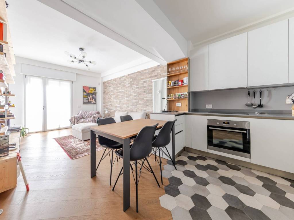 appartamento in vendita a Milano in zona Vigentino