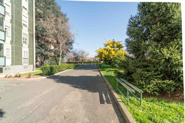 appartamento in vendita a Milano in zona Gallaratese