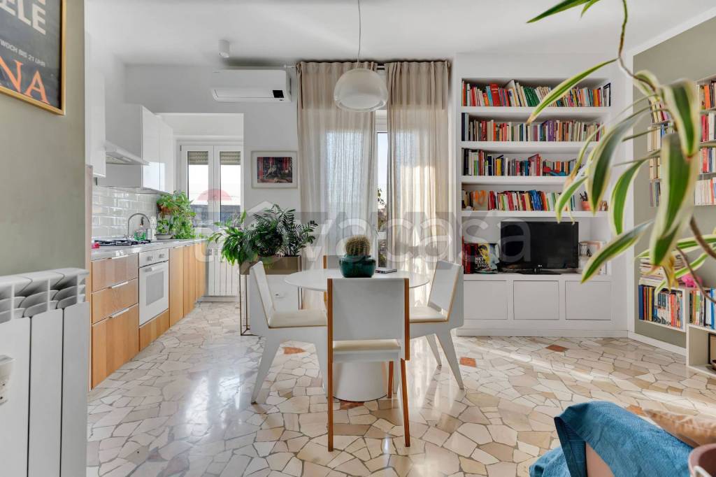appartamento in vendita a Milano in zona Loreto
