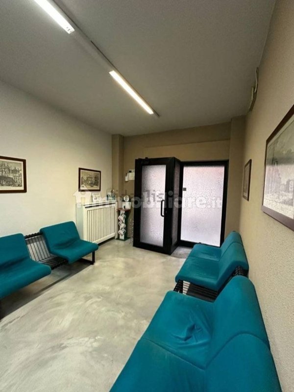 negozio in vendita a Milano in zona Affori