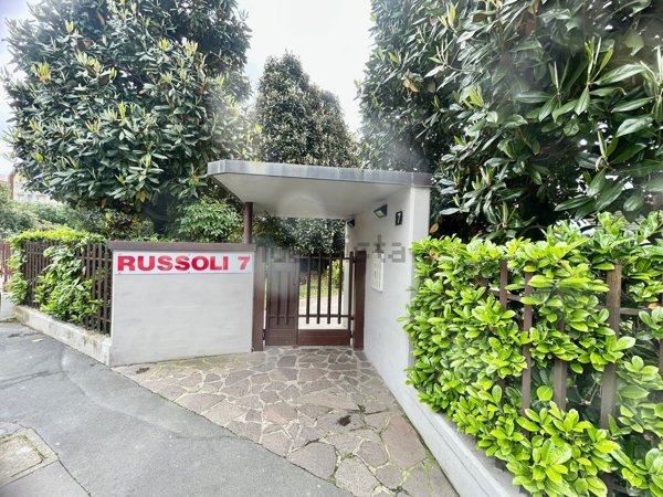 appartamento in vendita a Milano in zona Famagosta