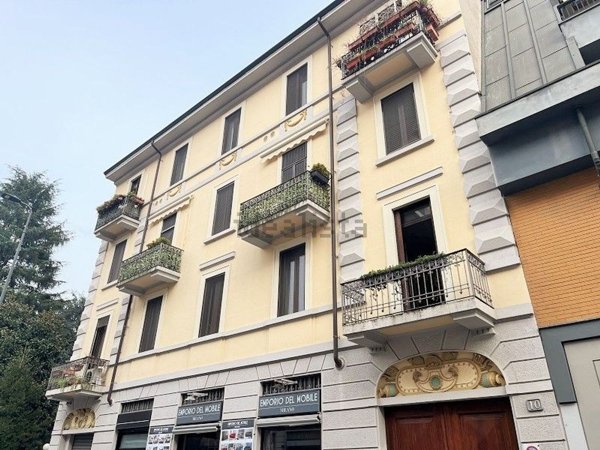 appartamento in vendita a Milano in zona Piazzale Lodi