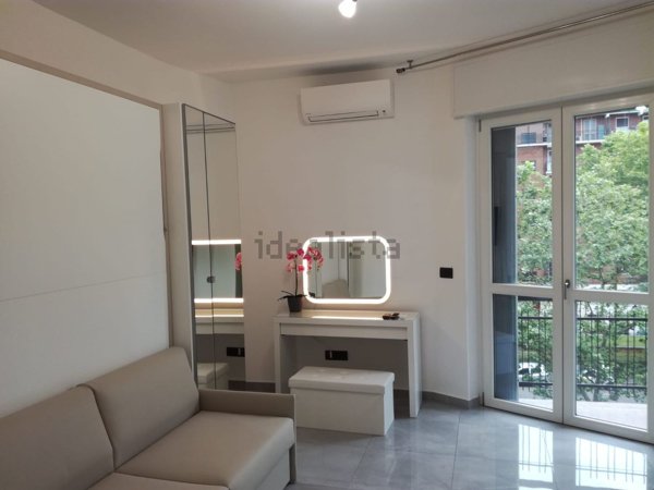 appartamento in vendita a Milano in zona Famagosta