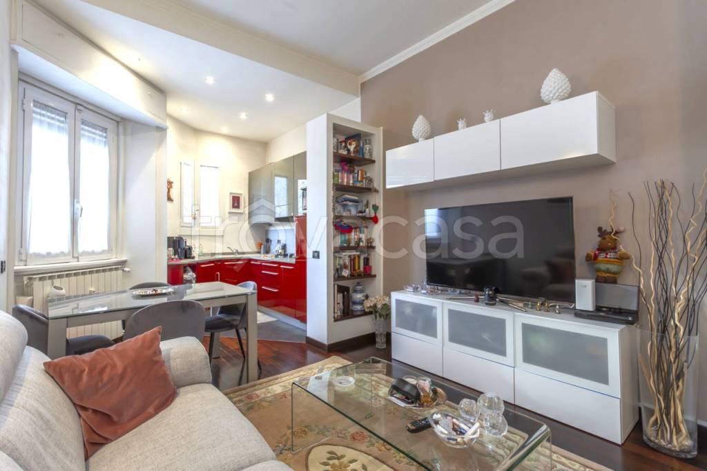 appartamento in vendita a Milano in zona Cadorna