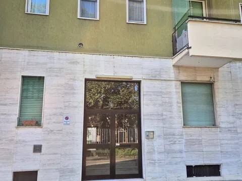 appartamento in vendita a Milano in zona Baggio
