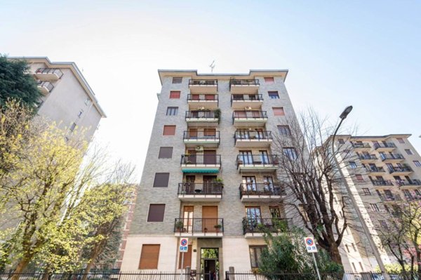 appartamento in vendita a Milano in zona Lorenteggio