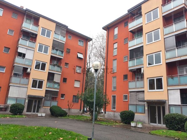 appartamento in vendita a Milano in zona Gallaratese