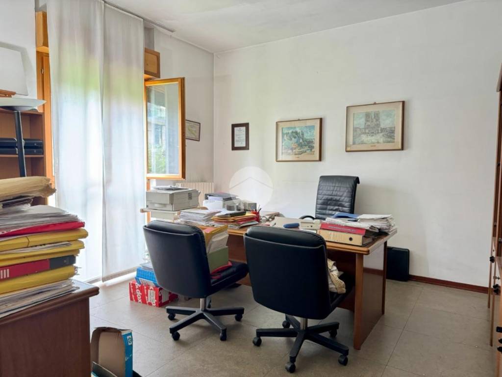 ufficio in vendita a Milano in zona Barona